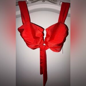 DIVINO SEAS
LUXURIOUS BIKINI TOP IN A GORGEOUS CHERRY RED